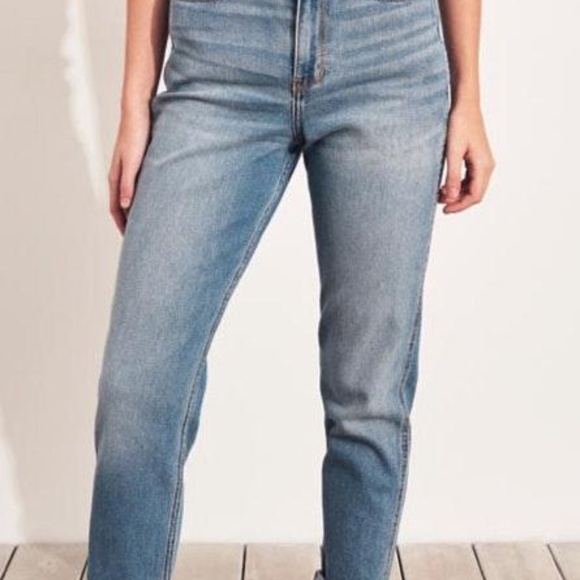 hollister ultra high rise mom jean